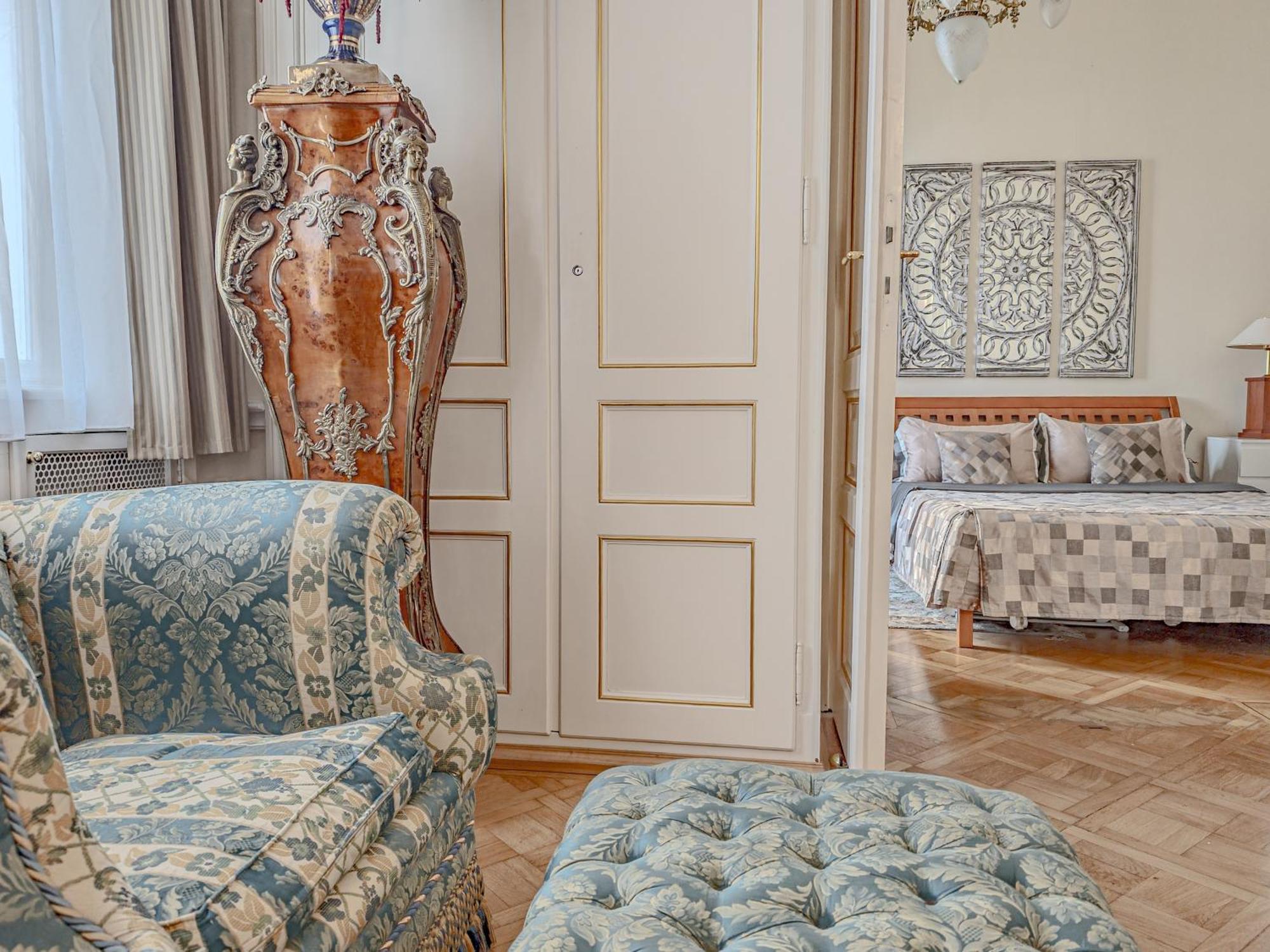 Unique Location With Hot-tub, Terrace And Garden * Prag