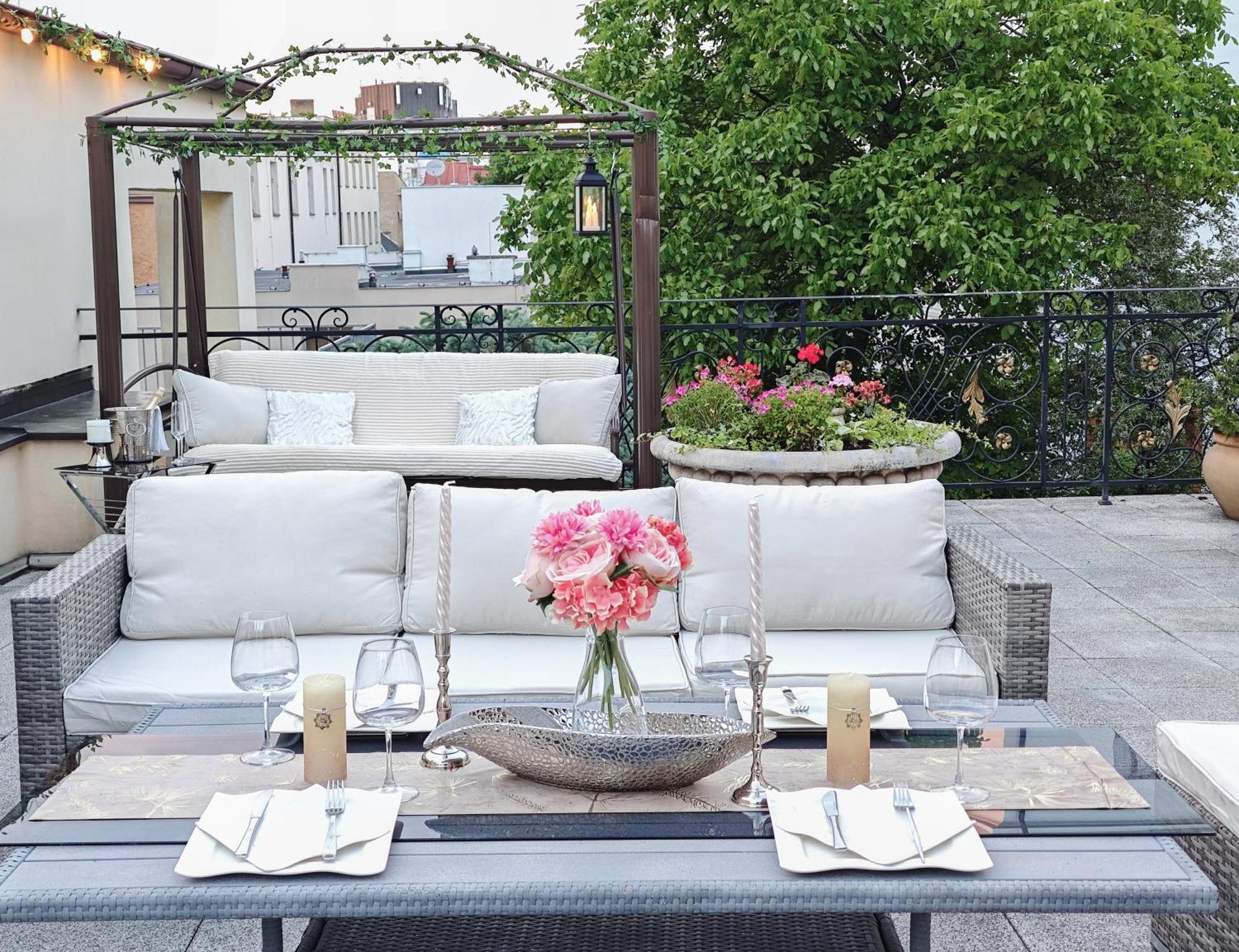 Unique Location With Hot-tub, Terrace And Garden Praha