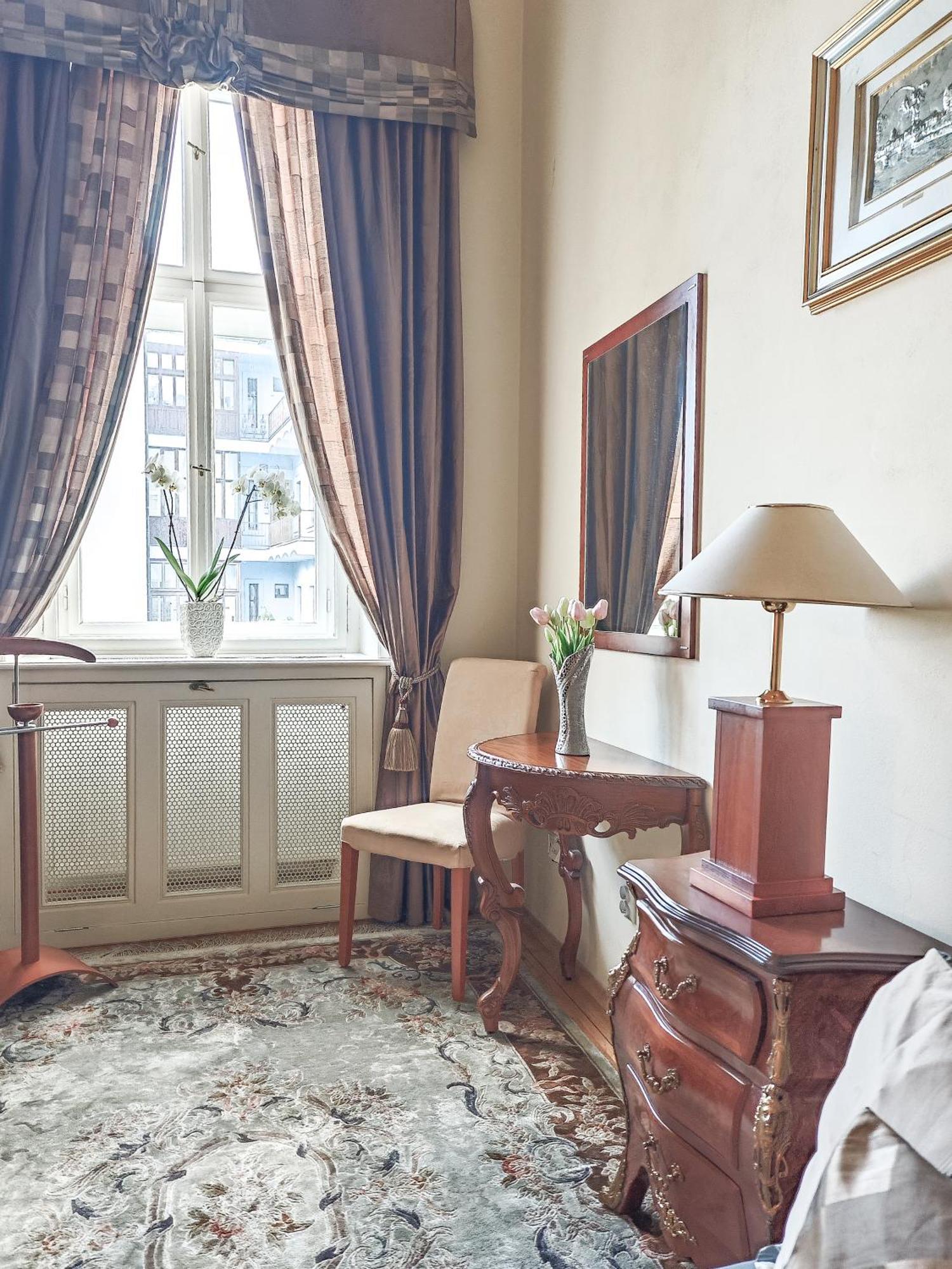 Unique Location With Hot-tub, Terrace And Garden * Praha
