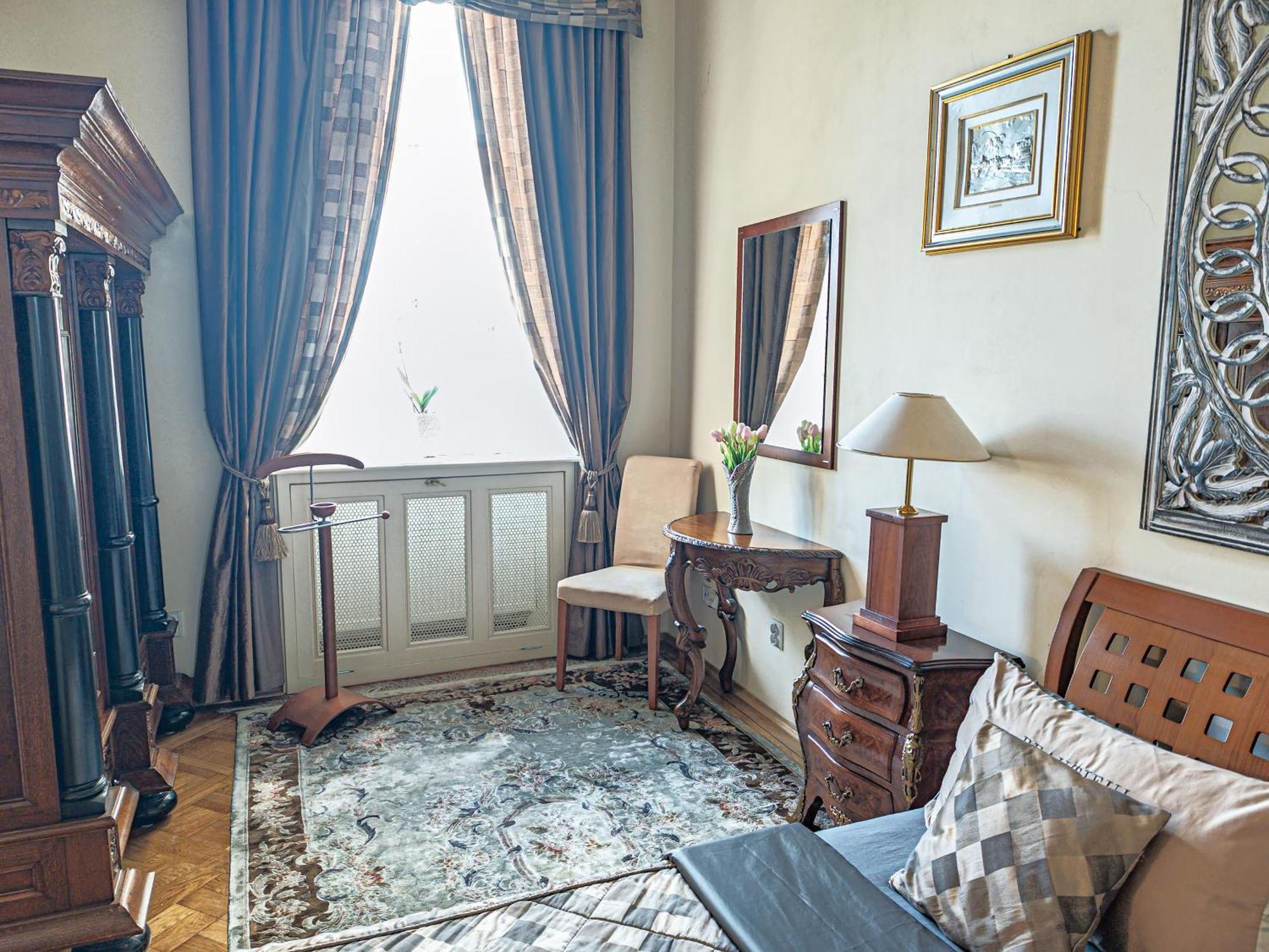 Villa Unique Location With Hot-tub, Terrace And Garden Prag