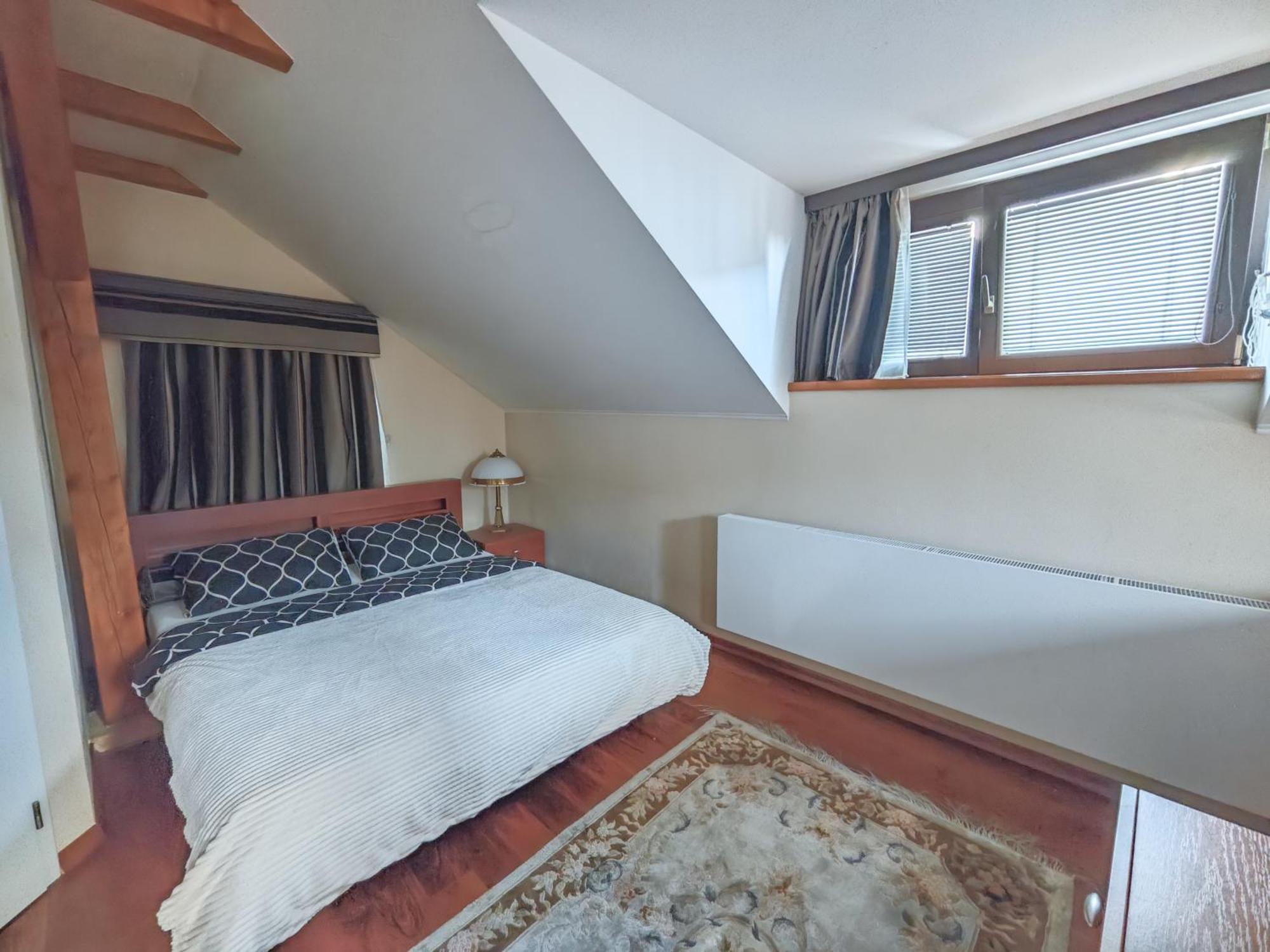Unique Location With Hot-tub, Terrace And Garden Praha
